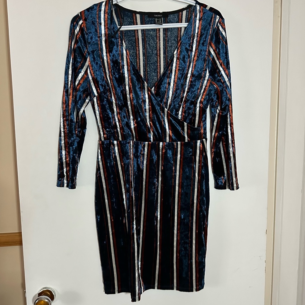 Navy blue velvet dress with vertical line accents - Forever 21 Size M